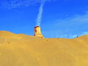 Preview wallpaper sand, desert, dunes, ruins, sky