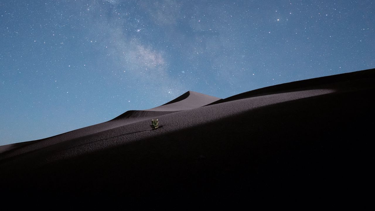 Wallpaper sand, slope, starry sky, stars