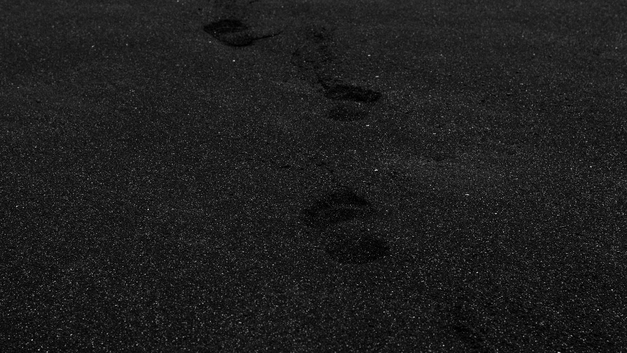 Wallpaper sand, traces, bw, granules