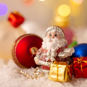 Preview wallpaper santa claus, christmas, new year, toys, glare