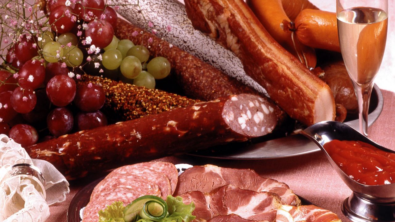 Wallpaper sausage, meat, sliced