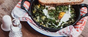 Preview wallpaper scrambled eggs, bread, vegetables
