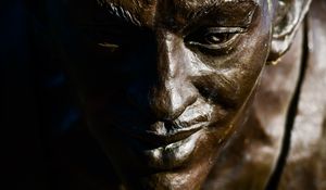 Preview wallpaper sculpture, face, bronze