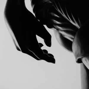 Preview wallpaper sculpture, hand, dark