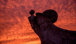 Preview wallpaper sculpture, silhouette, sky, sunset