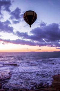 Preview wallpaper sea, air balloon, horizon, surf