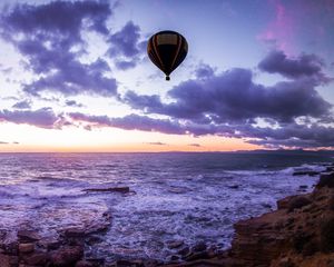 Preview wallpaper sea, air balloon, horizon, surf