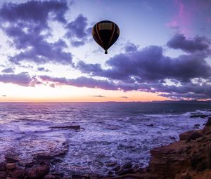 Preview wallpaper sea, air balloon, horizon, surf