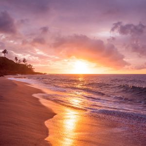 Preview wallpaper sea, beach, sunset, waves, surf