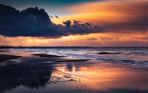 Preview wallpaper sea, beach, sunset, dusk, water, reflection