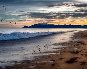 Preview wallpaper sea, beach, wave, dusk, landscape
