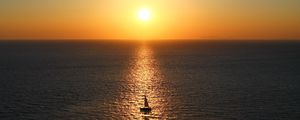 Preview wallpaper sea, boat, horizon, sun, reflection, ship