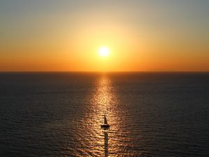 Preview wallpaper sea, boat, horizon, sun, reflection, ship
