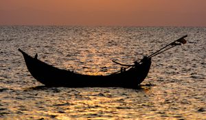 Preview wallpaper sea, boat, horizon, sunset