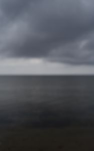 Preview wallpaper sea, clouds, sky, blur, dark