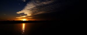 Preview wallpaper sea, clouds, sun, sunset, landscape, dark