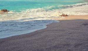 Preview wallpaper sea, coast, beach, sand, wave, stone, macro, grains