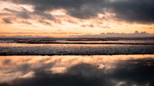 Preview wallpaper sea, coast, dusk, clouds, waves