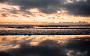 Preview wallpaper sea, coast, dusk, clouds, waves