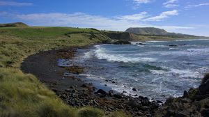 Preview wallpaper sea, coast, grass, landscape