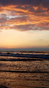 Preview wallpaper sea, coast, sand, wet, clouds, air, evening