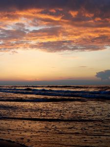 Preview wallpaper sea, coast, sand, wet, clouds, air, evening