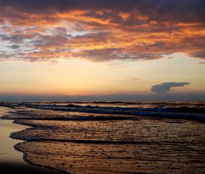 Preview wallpaper sea, coast, sand, wet, clouds, air, evening