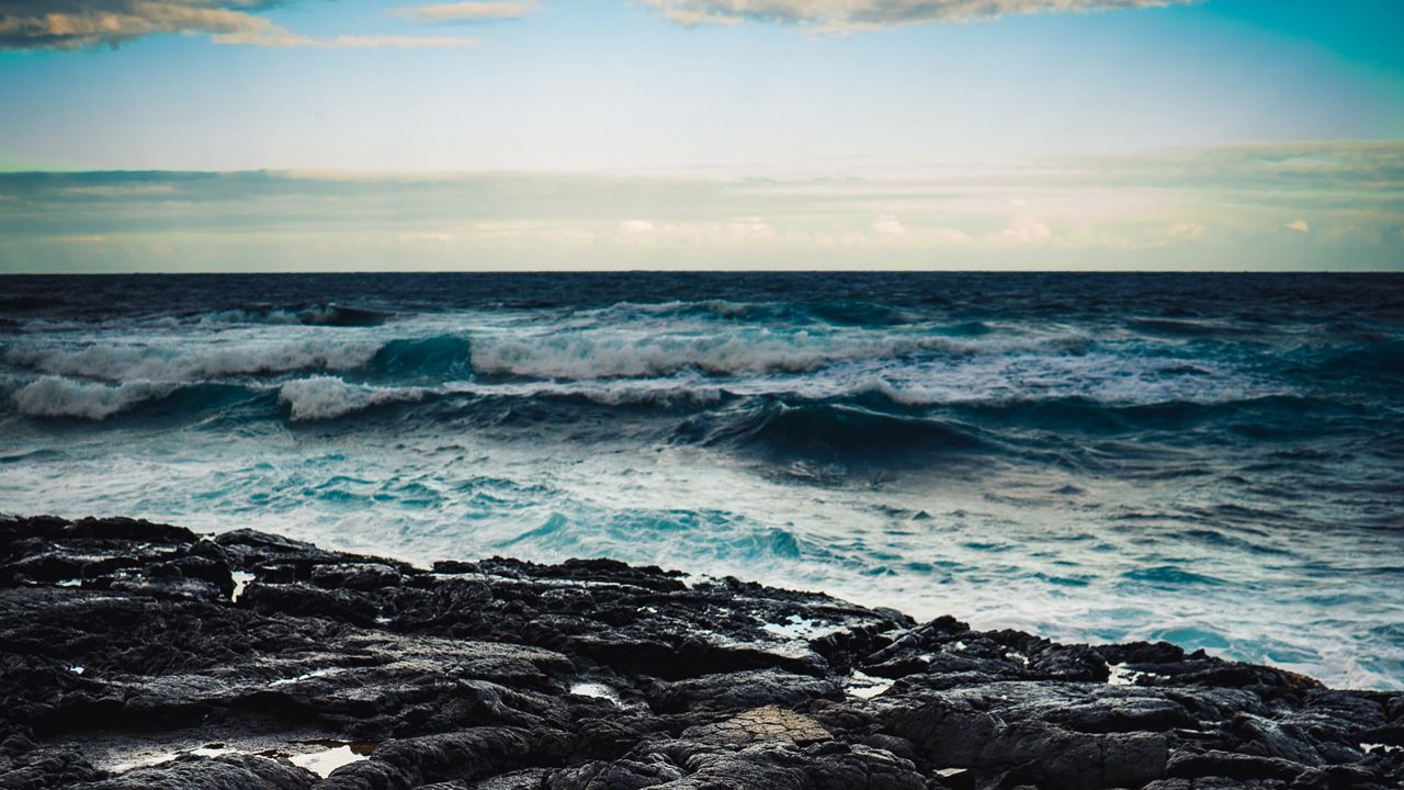 Wallpaper sea, coast, stone, waves, horizon
