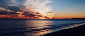 Preview wallpaper sea, coast, sunset, clouds, horizon, twilight, porous