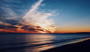 Preview wallpaper sea, coast, sunset, clouds, horizon, twilight, porous