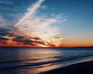 Preview wallpaper sea, coast, sunset, clouds, horizon, twilight, porous