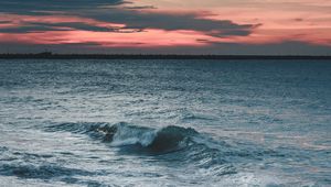 Preview wallpaper sea, coast, wave, surf, twilight, horizon