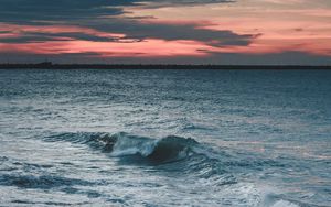 Preview wallpaper sea, coast, wave, surf, twilight, horizon