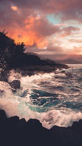 Preview wallpaper sea, coast, waves, spray, dusk, landscape