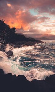 Preview wallpaper sea, coast, waves, spray, dusk, landscape