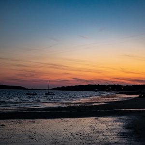 Preview wallpaper sea, evening, shore, boat, dark