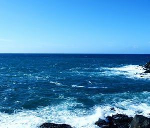 Preview wallpaper sea, foam, rocks, horizon, line