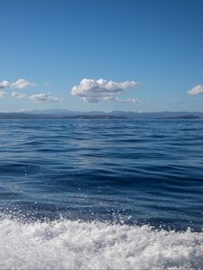 Preview wallpaper sea, foam, splashes, clouds