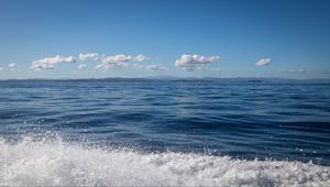 Preview wallpaper sea, foam, splashes, clouds