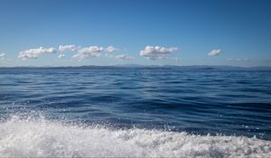 Preview wallpaper sea, foam, splashes, clouds