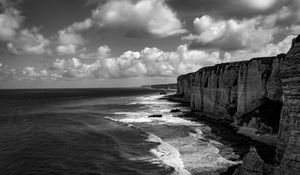 Preview wallpaper sea, foam, waves, rocks, cliff, black and white