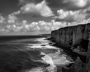 Preview wallpaper sea, foam, waves, rocks, cliff, black and white