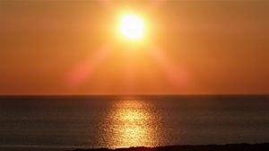 Preview wallpaper sea, glare, horizon, sunset