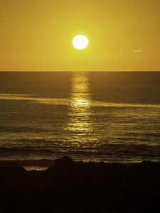 Preview wallpaper sea, glare, sunset, sun