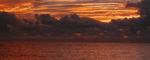 Preview wallpaper sea, horizon, clouds, sunset, sky, ripples, waves