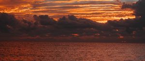 Preview wallpaper sea, horizon, clouds, sunset, sky, ripples, waves