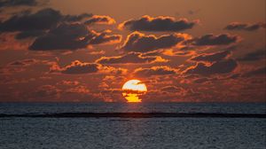 Preview wallpaper sea, horizon, clouds, sunset, nature, dark