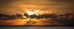 Preview wallpaper sea, horizon, clouds, dark
