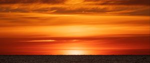 Preview wallpaper sea, horizon, clouds, dark, sunset