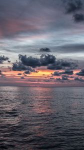 Preview wallpaper sea, horizon, dusk, water, clouds